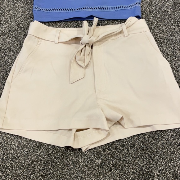 High waisted shorts - Picture 2 of 4